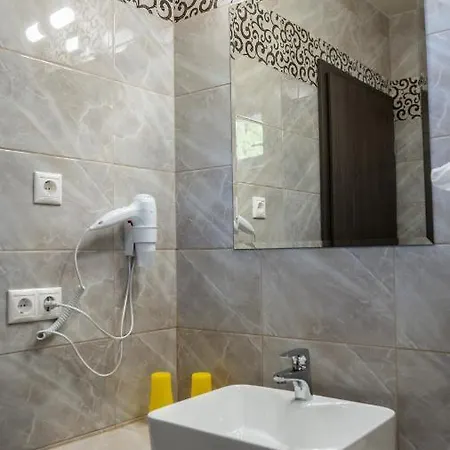 Fonix Aparthotel 3*